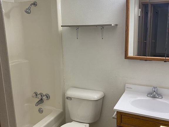 4th image of 305 Melody Ln #2