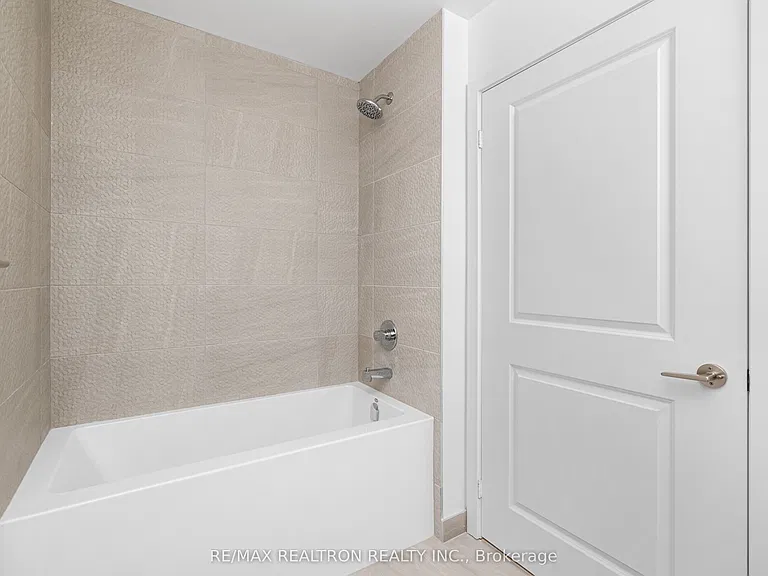 30 Upper Mall Way #A-620 — Photo 4