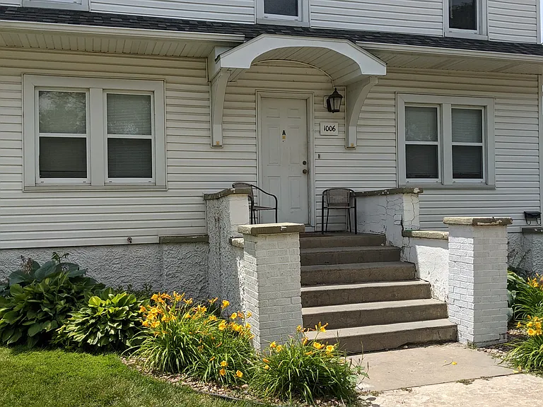 1004 W 4th St #A — Photo 1