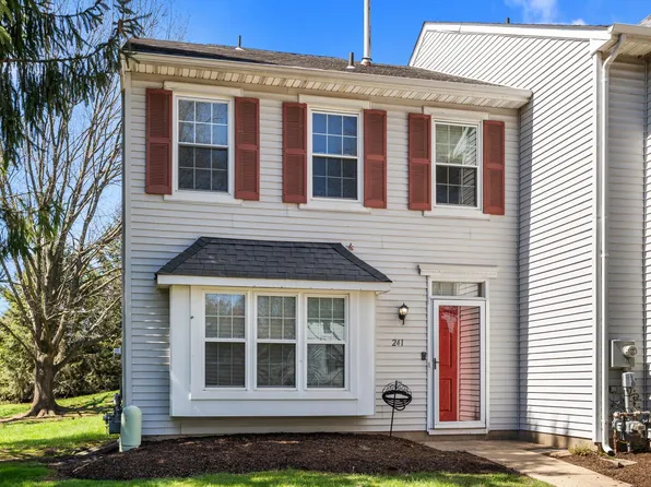 241 Liberty Dr, Langhorne, PA 19047