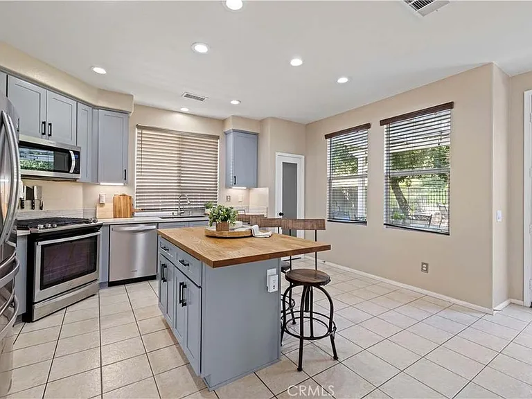 20334 Colina Dr — Photo 11