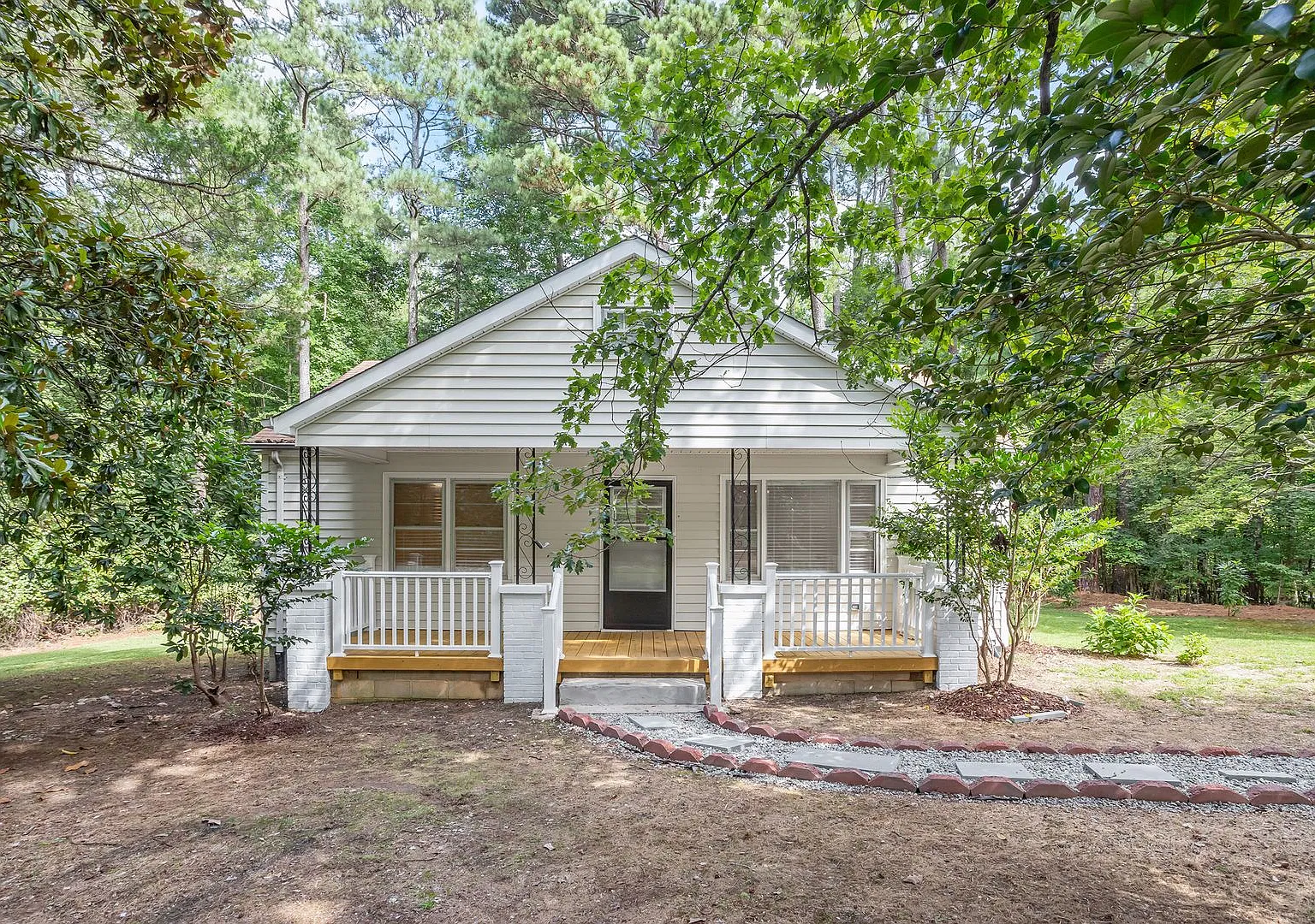 Cozy 2bed/1bath in Wake Forest — Photo 2