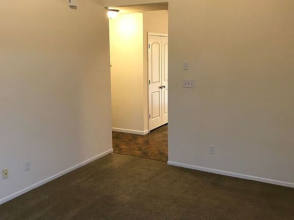 3rd image of 1916 Foyer Ct