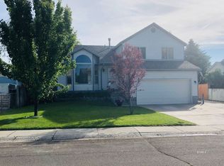 2212 N Hollow Dr, Elko, NV 89801