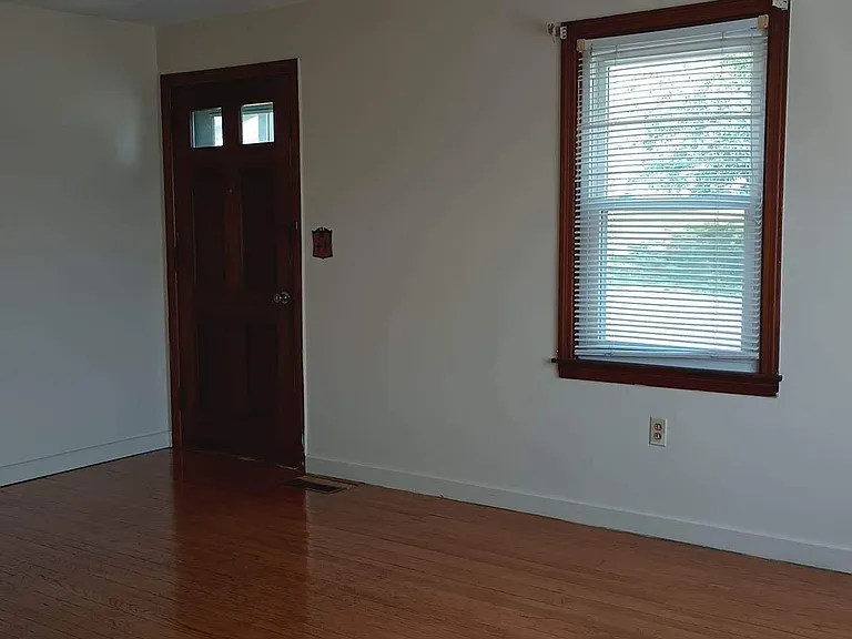 801 Duff Ave — Photo 12