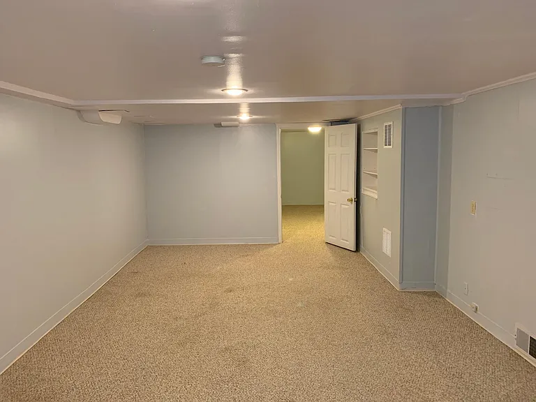 8529 Everett Ave — Photo 8