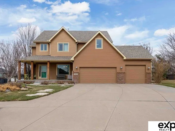 20906 Schofield Cir, Gretna, NE 68028