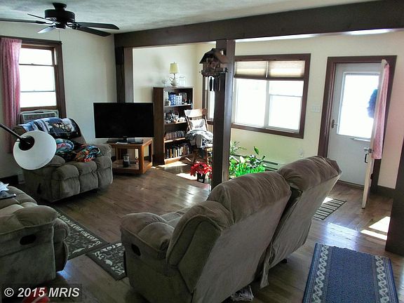 5th image of 914 Sheridan Ave