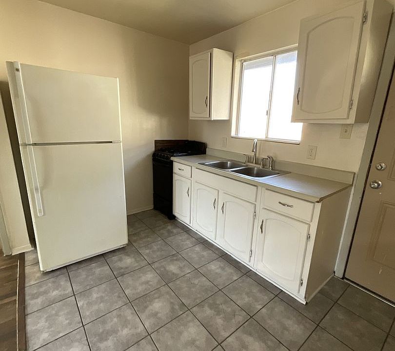 208 W 1st Triplex 208 1st Triplex Pittsburg KS Zillow