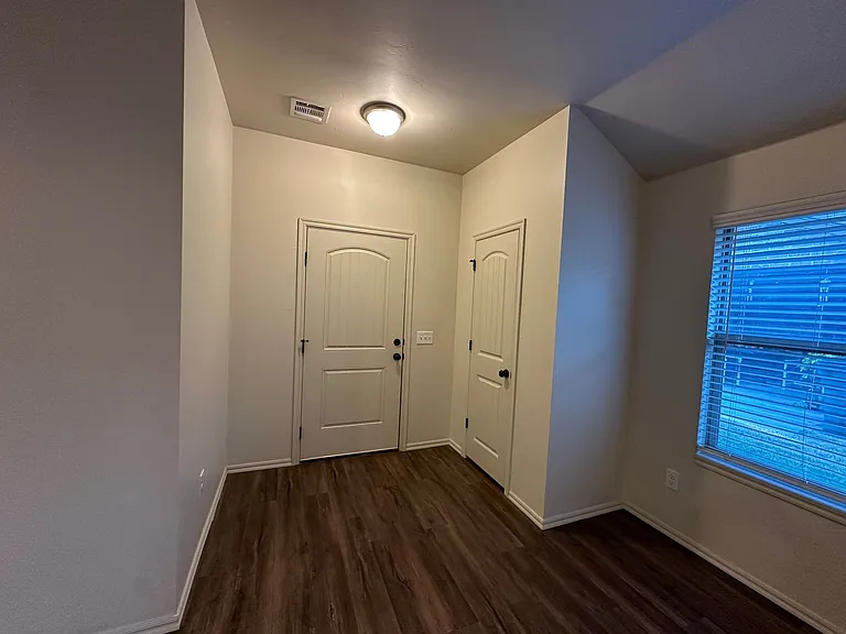 412 Chalk Hill Ct — Photo 7