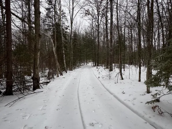 S Loxley Rd, Houghton Lake, MI 48629