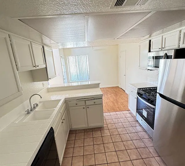 18144 Burbank Blvd #203 — Photo 11