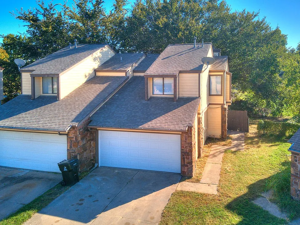 1109 W Fulton St