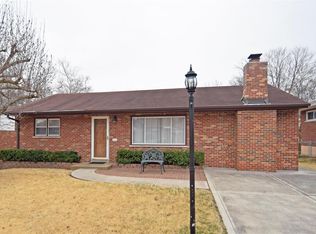 10930 Oasis Dr, Saint Louis, MO 63123