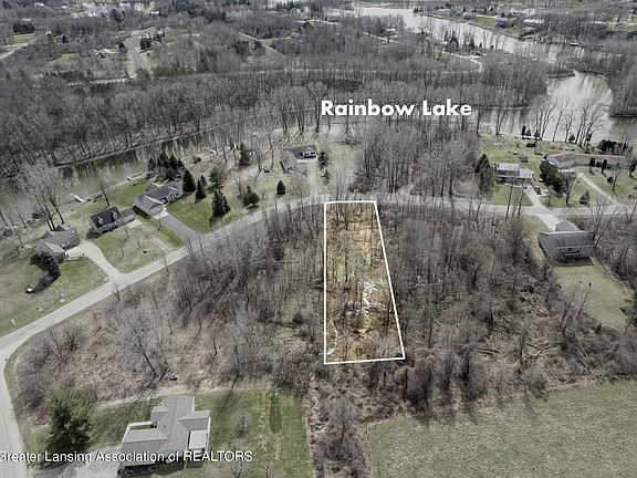 2nd image of 101 Lakeside Dr