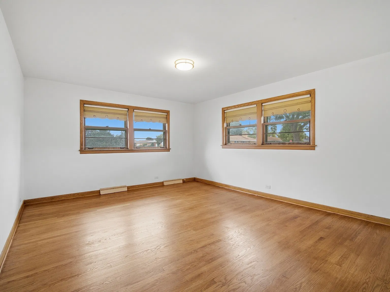 3 bed, 1.5 bath, 1694 sqft, $3,800 — Photo 2