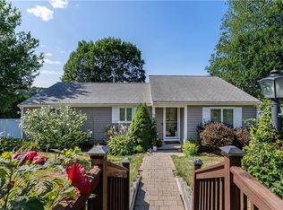 57 Cliff Dr, Assonet, MA 02702