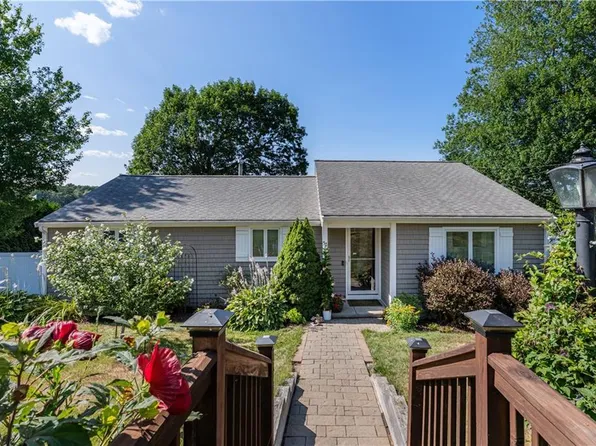 57 Cliff Dr, Assonet, MA 02702