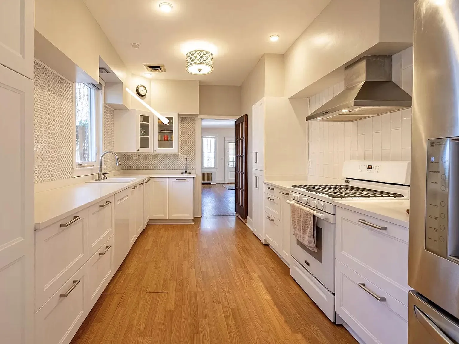 6 bed, 3.5 bath, 3500 sqft, $7,000 — Photo 3