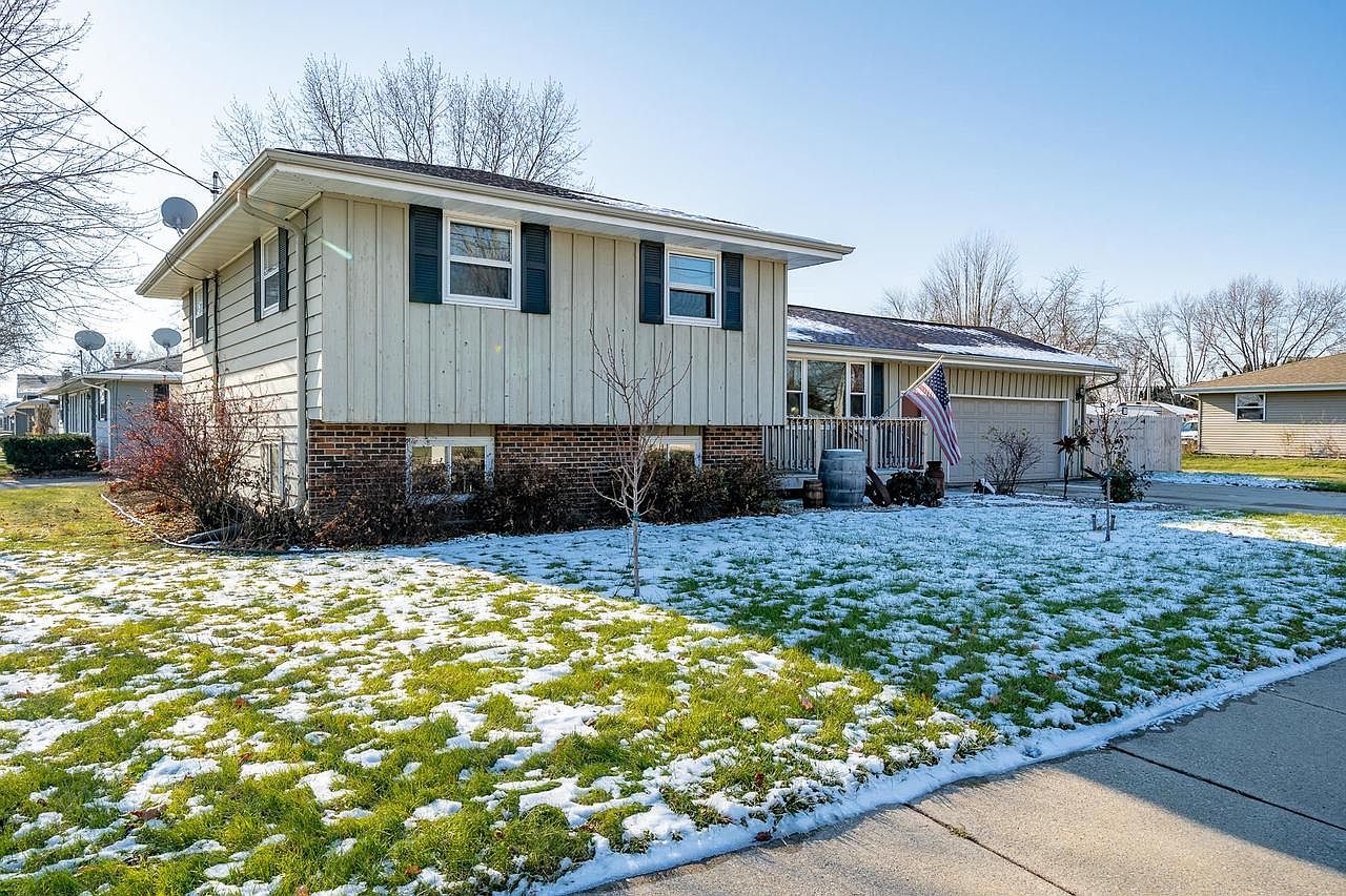 949 East AIRPORT ROAD, Menasha, WI 54952 Zillow