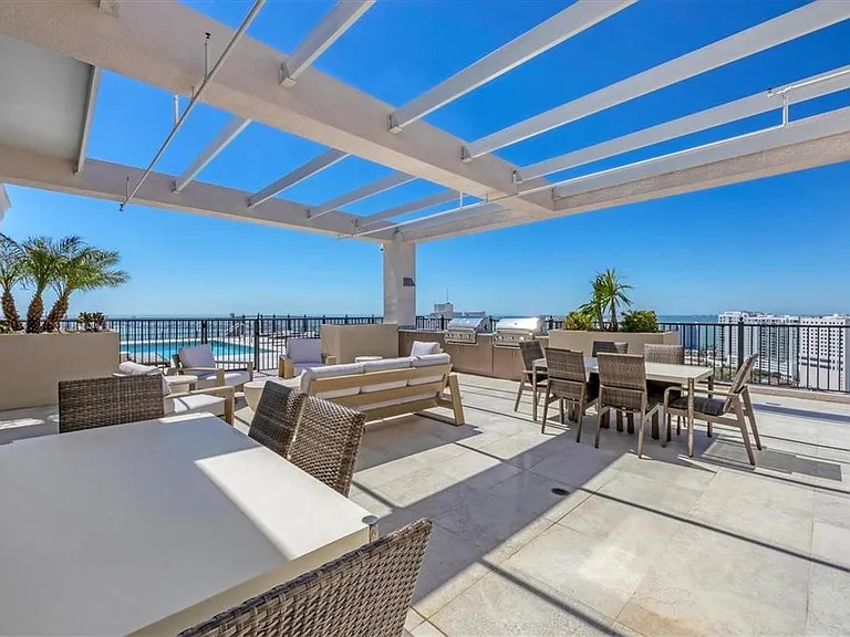 33 S Palm Ave #704 — Photo 43