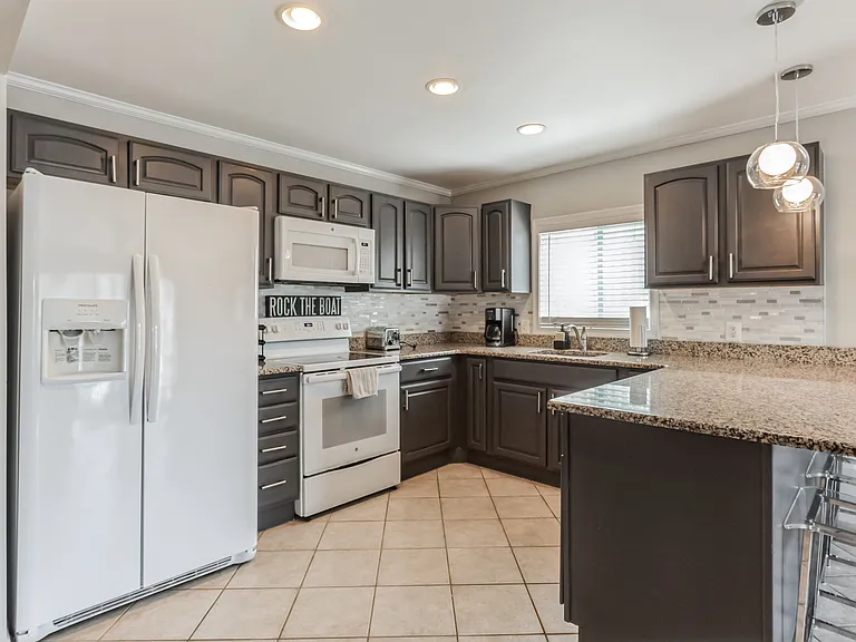 121 Newport Bay Dr #A — Photo 5