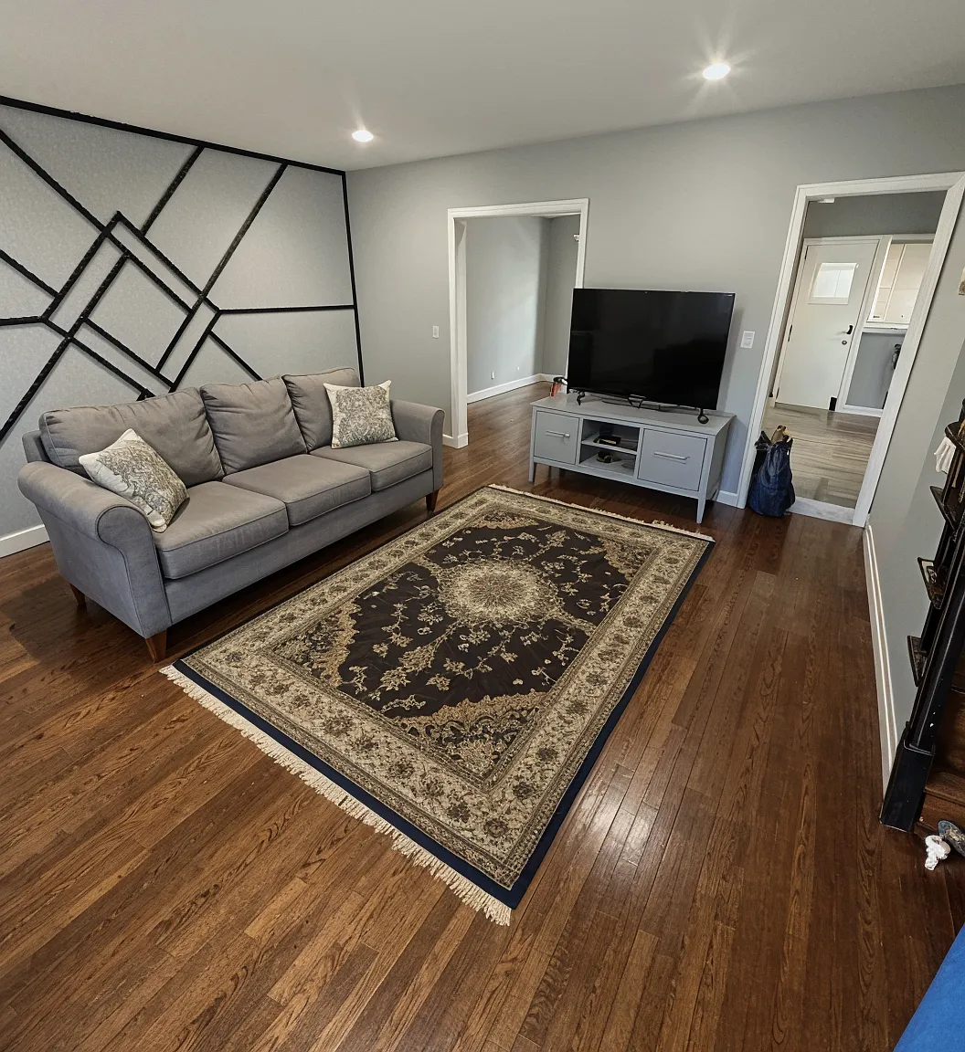 1534 E Cold Spring Ln — Photo 3