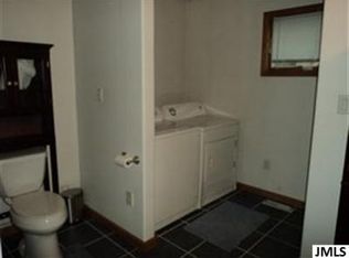 204 Ballard Rd, Jackson, MI 49201