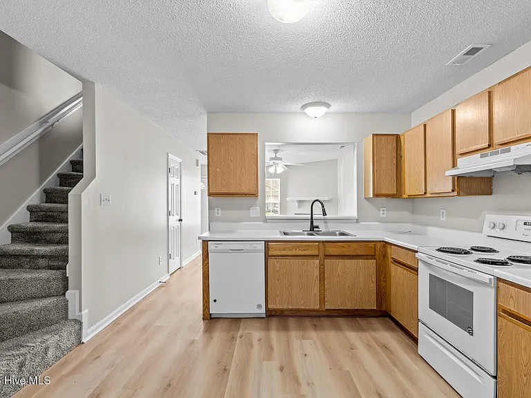 1095 W Pueblo Dr — Photo 7