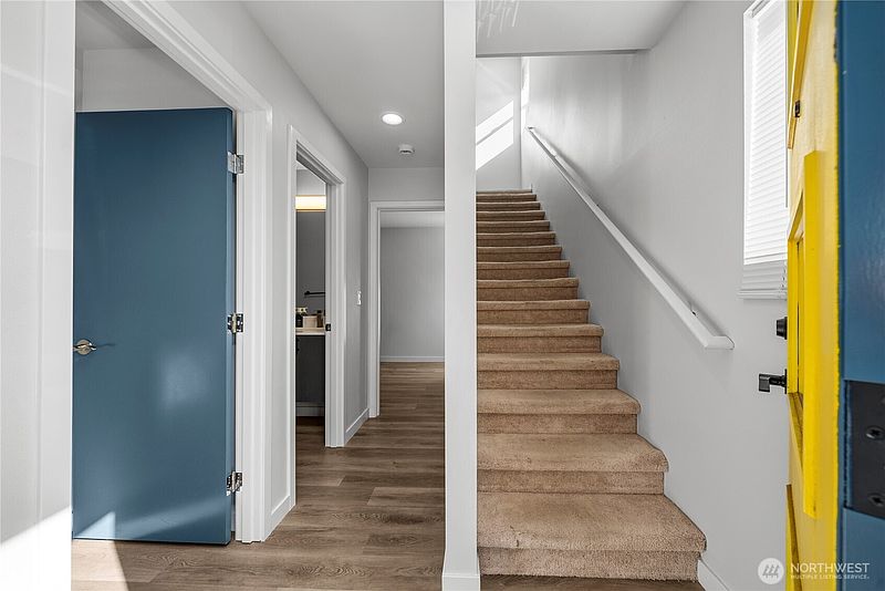 4th image of 9462 20th Avenue SW