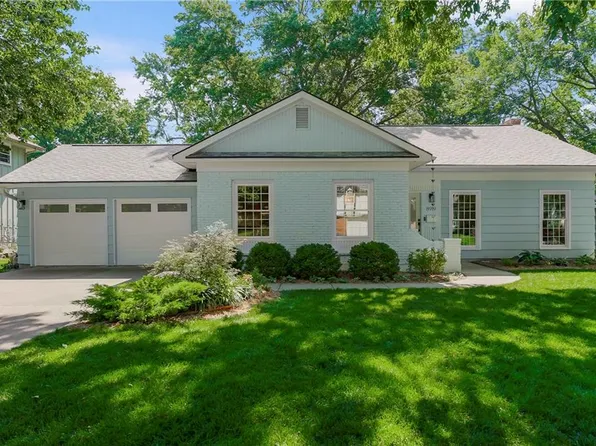 8919 Hadley St, Overland Park, KS 66212