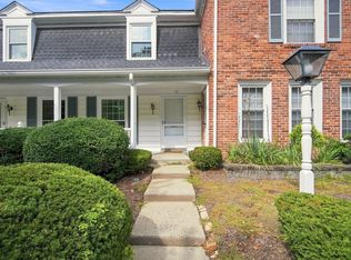 37 Williamsburg Dr UNIT 37, Springfield, MA 01108