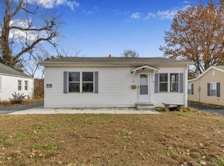 212 La Motte Ln, Saint Louis, MO