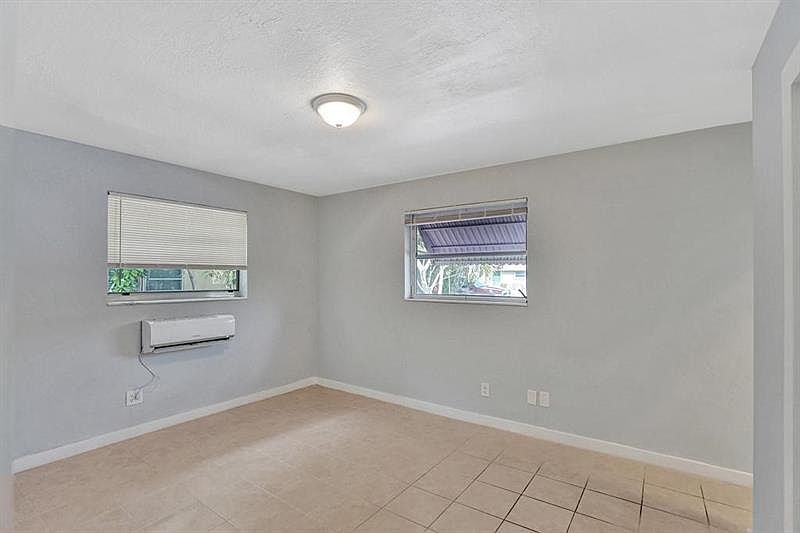1st image of 1408 NW 2nd Ave #2