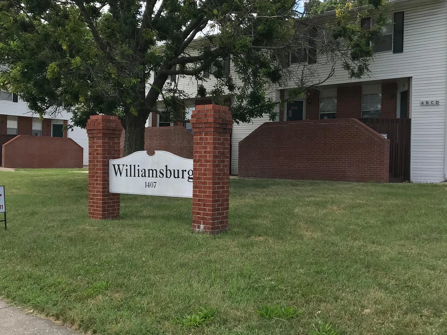 3 bed, 1212 sqft, $1,275 — Photo 1