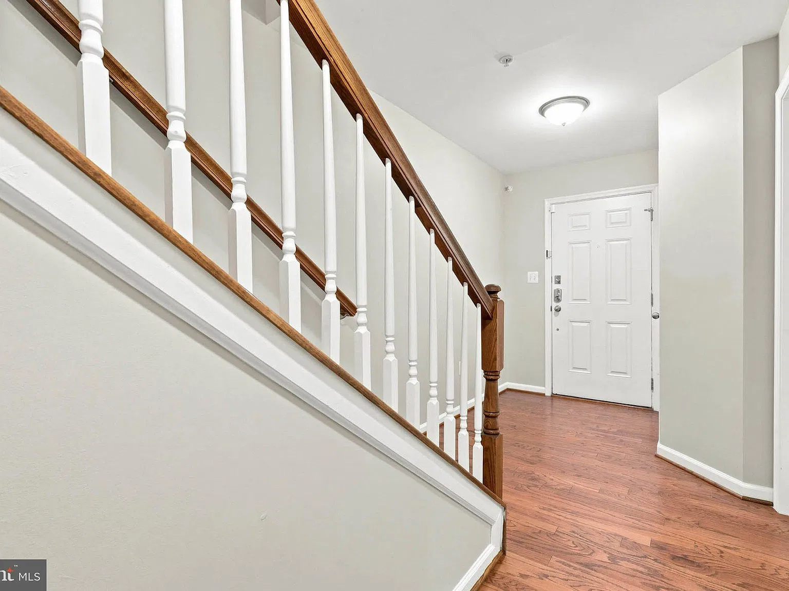 3 bed, 4.0 bath, 1996 sqft, $3,500 — Photo 4