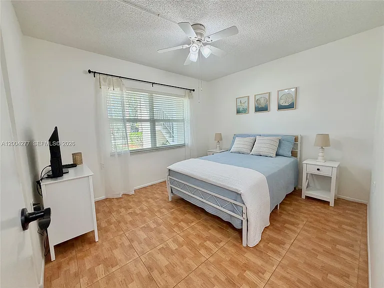 1203 Bahama Bnd #G1 — Photo 28
