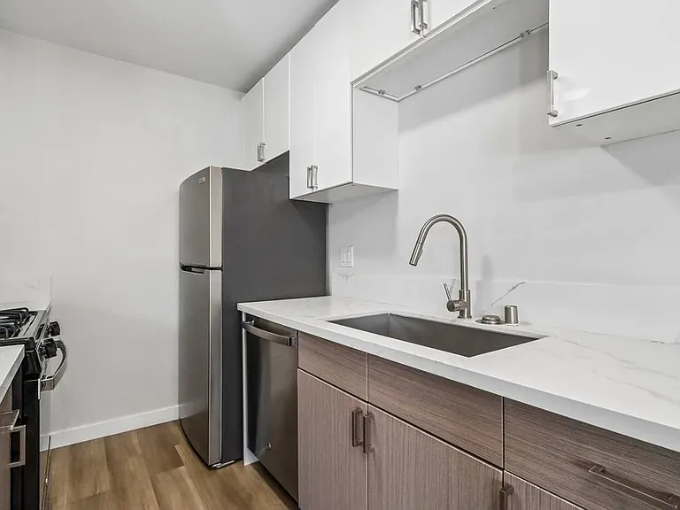 21107 Amie Ave #25 — Photo 20