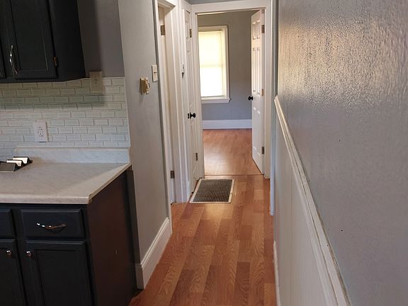 5th image of 8051 Aline Ave