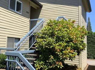 297 Country Club Rd, Eugene, OR 97401