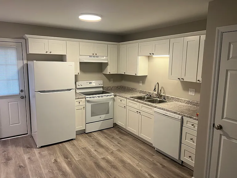1807 Graymont Ln SW #B — Photo 15
