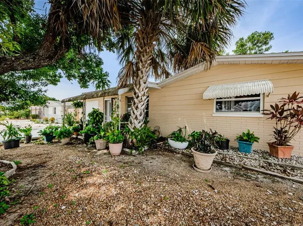 4923 Gaslight Ave, Holiday, FL 34690