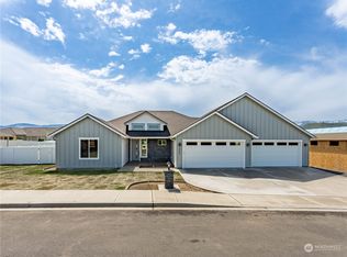2562 7th St SE, East Wenatchee, WA