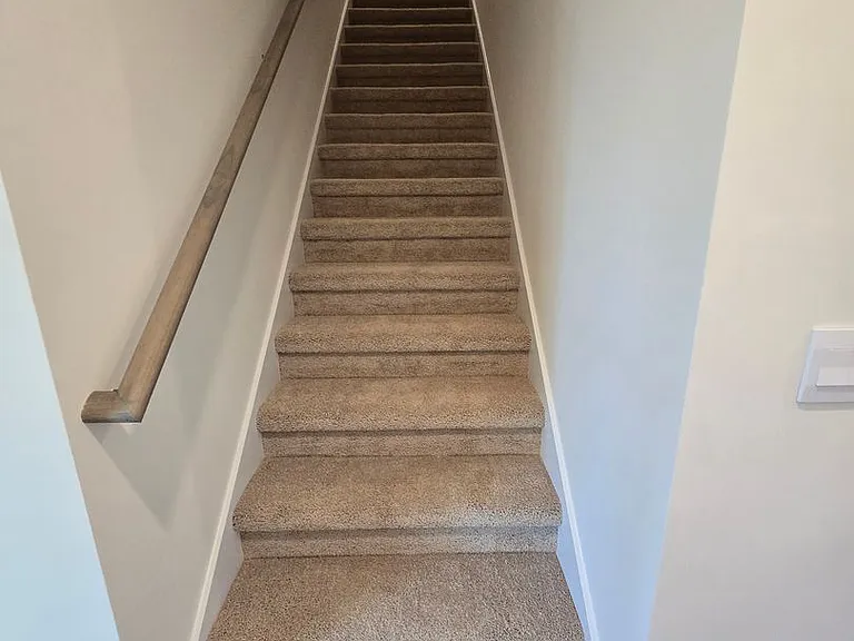 4206 Belcourt Ln NE — Photo 5