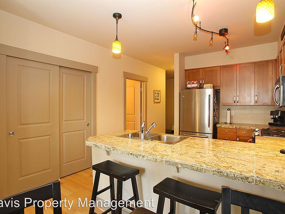 1st image of 1840 25th Ave NE APT 306