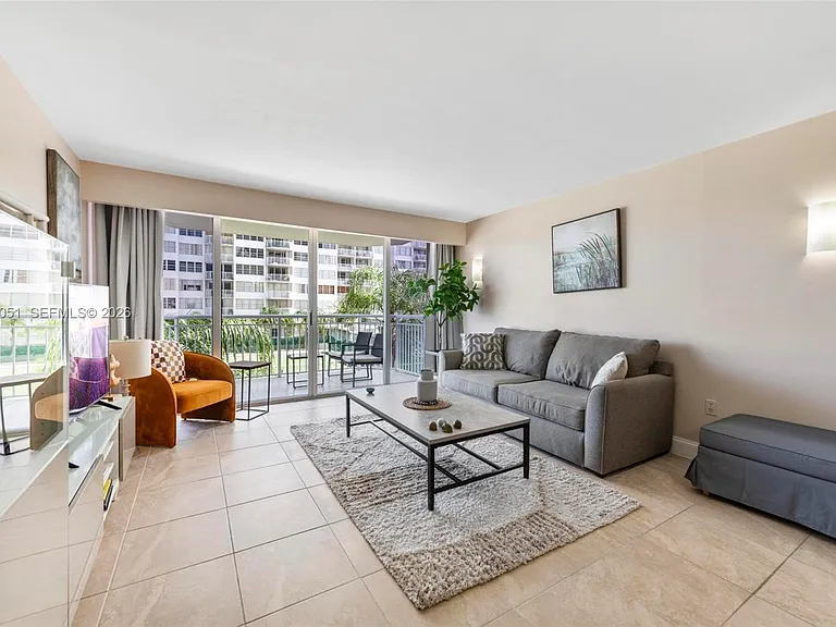18061 Biscayne Blvd #303 — Photo 10