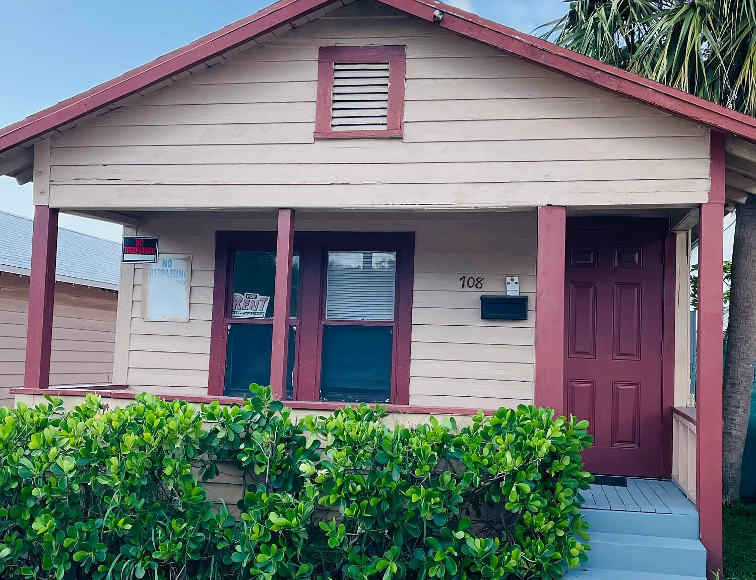 3 bed, 1.0 bath, 1000 sqft, $2,200 — Photo 1
