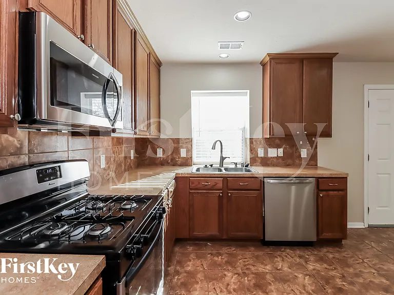 19211 Sunny Leaf Ln — Photo 9