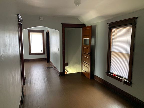 2nd image of 1023 Washington Ave #2