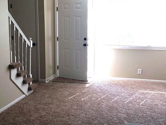 3rd image of 404 Chateau Dr APT A